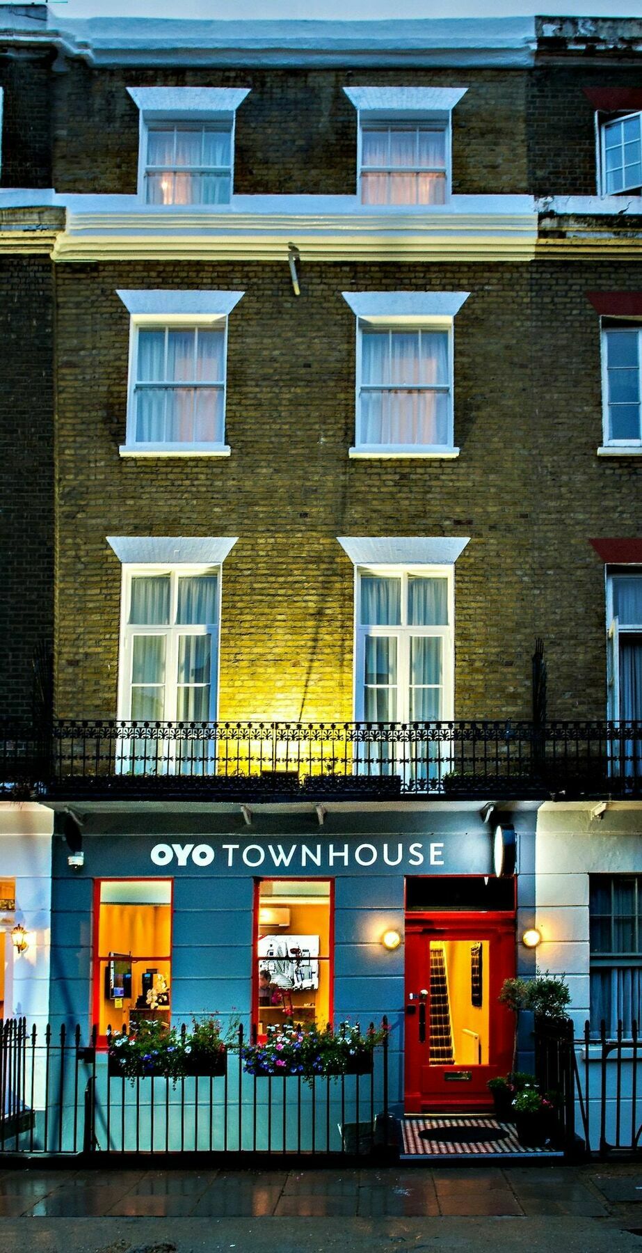 Oyo Townhouse 30 Sussex Hotel, London Paddington Exterior photo